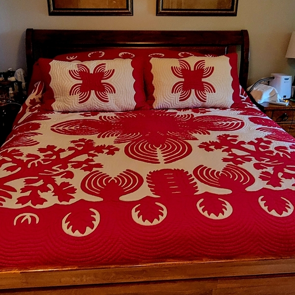 Quilts Handmade Cal King, Red & White - Picture 2 of 3